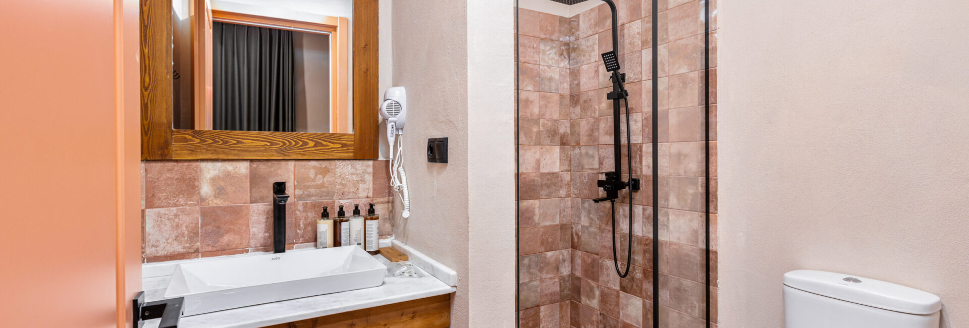 Standard Twin Room with Balcony (Disability Access)